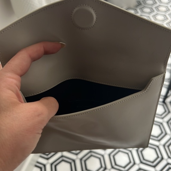 Yves Saint Laurent (YSL) envelope clutch - Picture 3 of 7